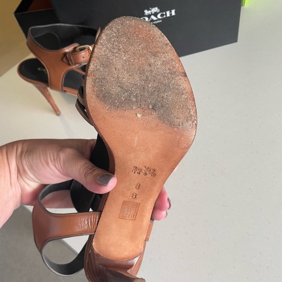 Beautiful Coach sandals - Picture 5 of 5